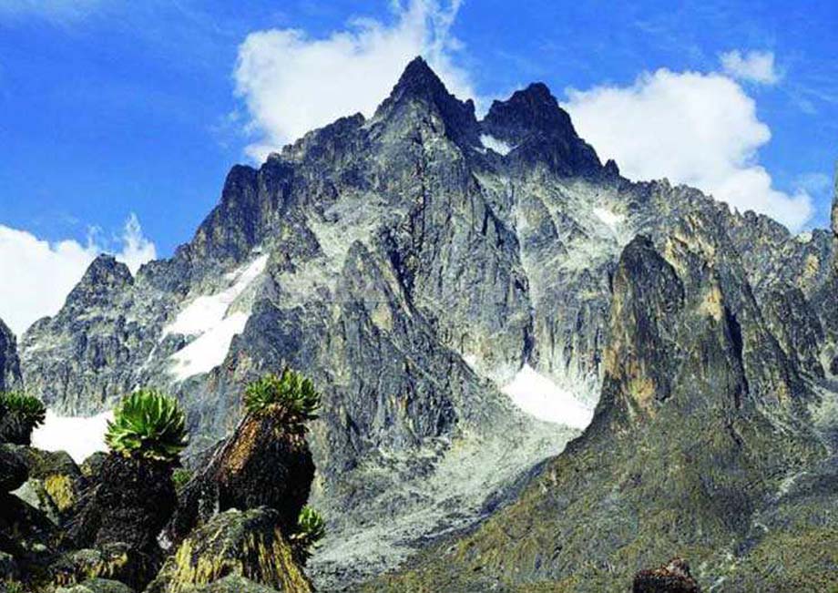 CLIMBING MOUNT KENYA NARO MORU ROUTE -4 DAYS